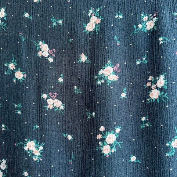 Active USA floral button down short sleeve crop top with bow in navy size large - Picture 7 of 11